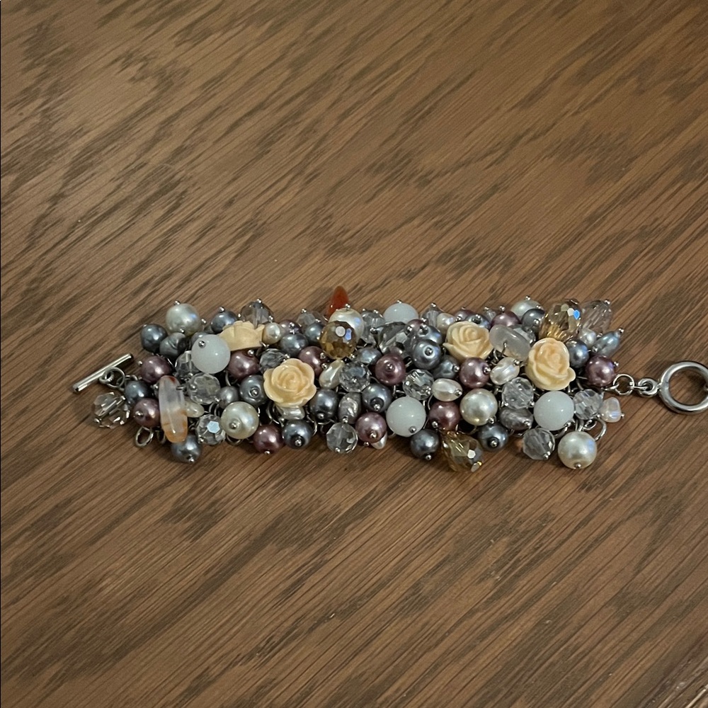 Beautiful detailed bracelet with multi colors